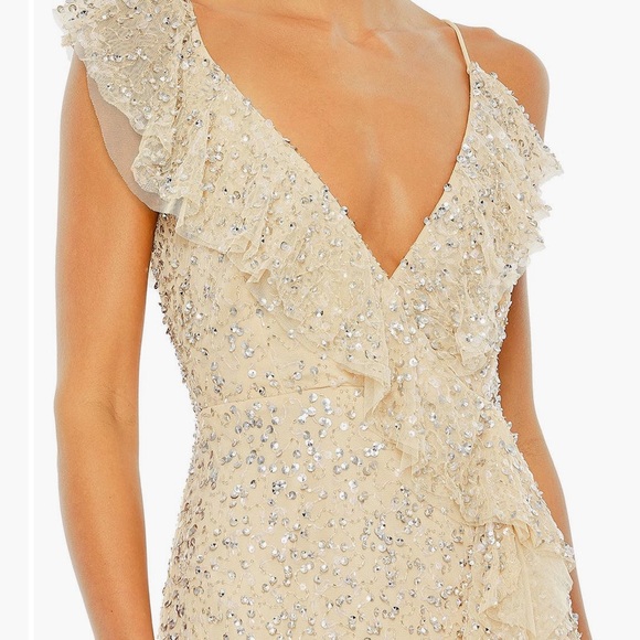 Mac Duggal Sequin Ruffle Asymmetric
Neck Tulle Gown/with Flutter Cap Sleeves - Picture 3 of 14